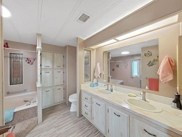 4966 DEERWOOD DR, Lakeland, FL 33810