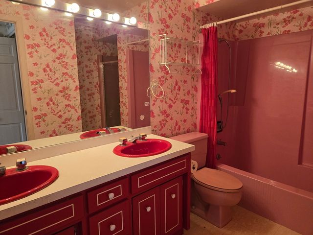 1663 E Rietveld Drive, Crete, IL 60417