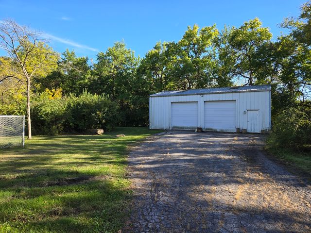 1663 E Rietveld Drive, Crete, IL 60417