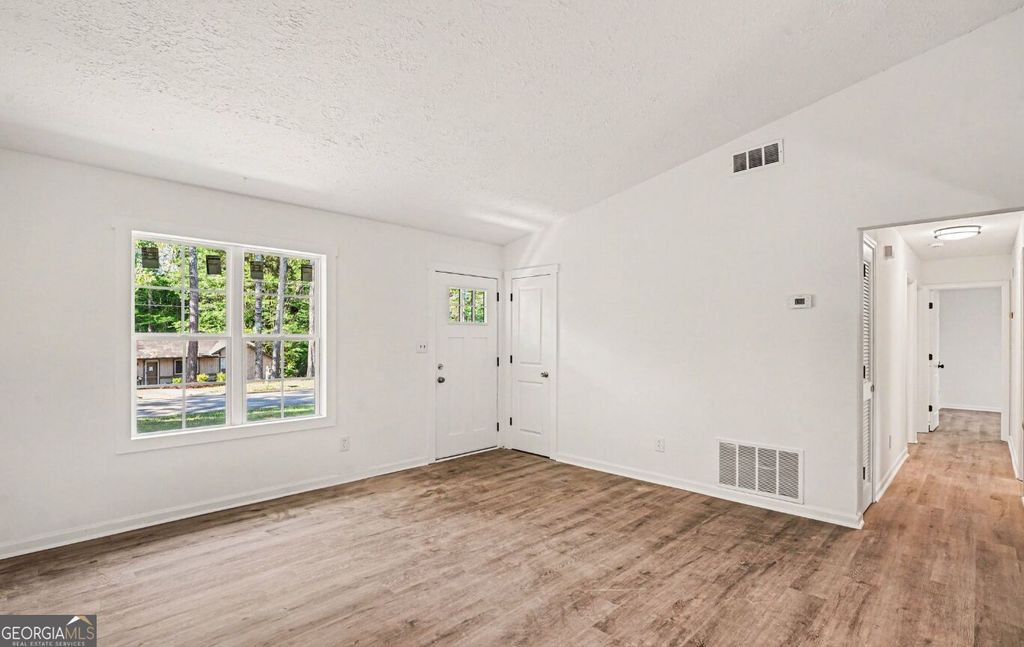 8984 Bentwood Lane, Riverdale, GA 30274 — photo 2