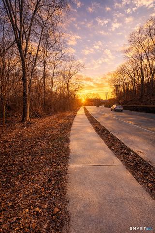 687 North Main Street, Norwich, CT 06360