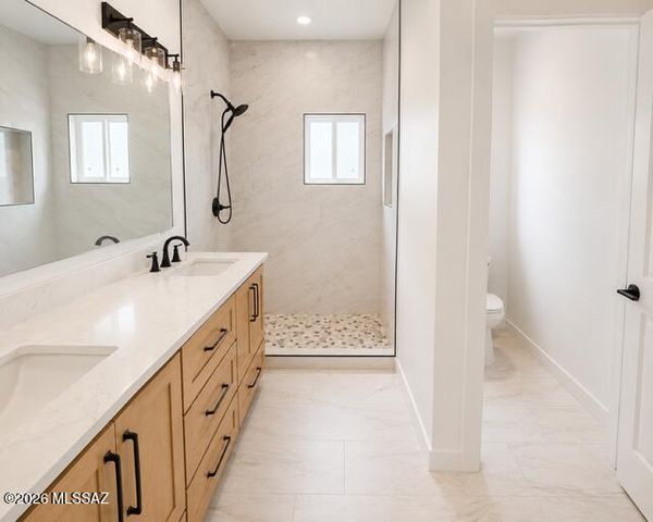5881 N Placita Loma Antigua, Tucson, AZ 85741