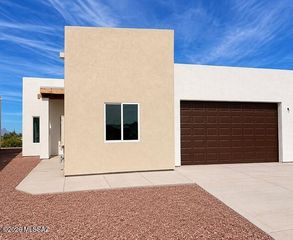 5881 N Placita Loma Antigua, Tucson, AZ 85741