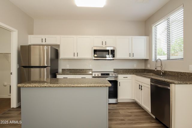 17602 W MANDALAY Lane, Surprise, AZ 85388