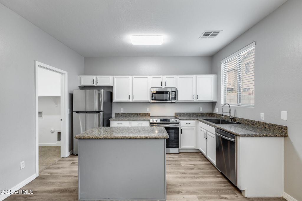 17602 W MANDALAY Lane, Surprise, AZ 85388 — photo 2