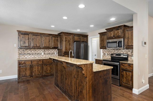 4625 Silo Hills Drive, Springfield, MO 65802