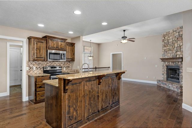 4625 Silo Hills Drive, Springfield, MO 65802