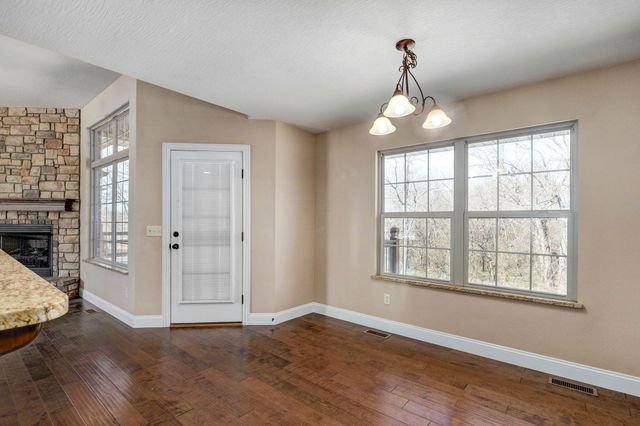 4625 Silo Hills Drive, Springfield, MO 65802