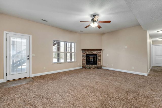 4625 Silo Hills Drive, Springfield, MO 65802