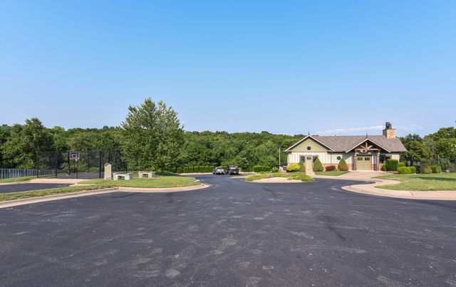 4625 Silo Hills Drive, Springfield, MO 65802