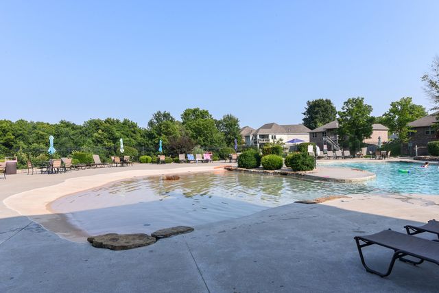 4625 Silo Hills Drive, Springfield, MO 65802