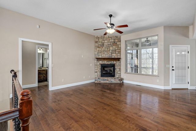 4625 Silo Hills Drive, Springfield, MO 65802