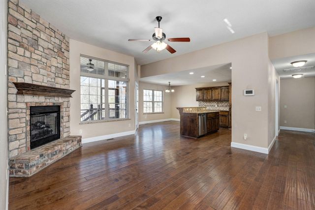 4625 Silo Hills Drive, Springfield, MO 65802