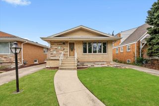 9428 S Lawndale Avenue, Evergreen Park, IL 60805