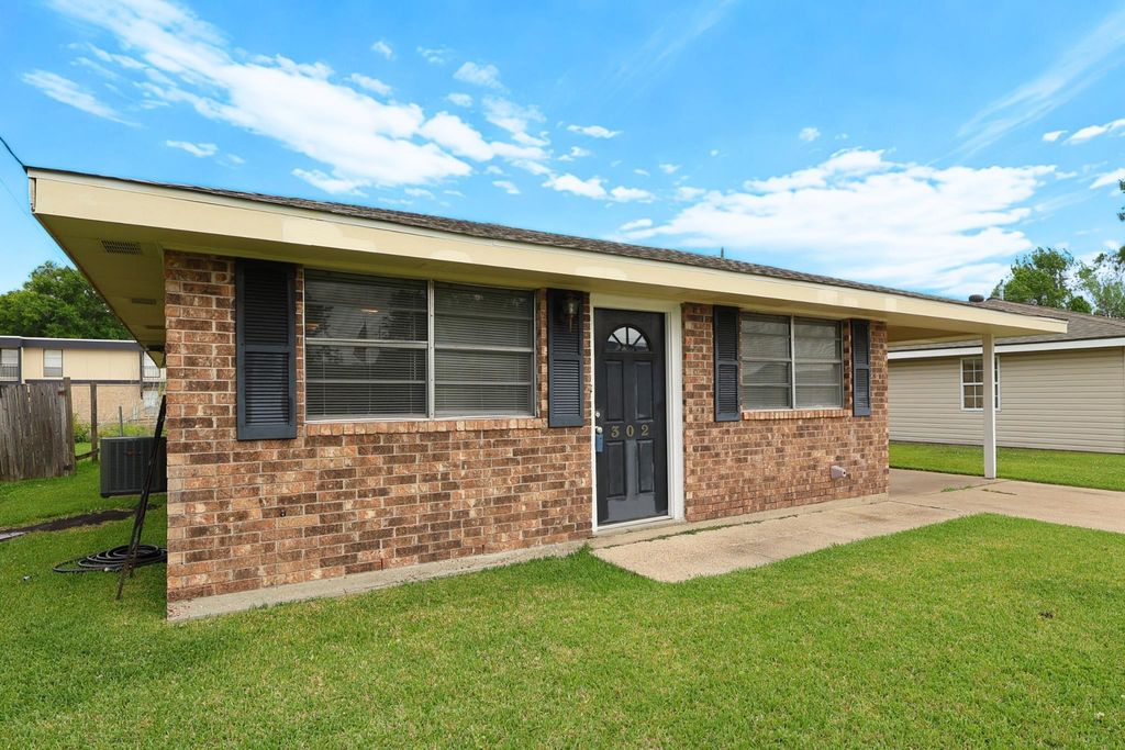 302 Troy St, Houma, LA 70363
