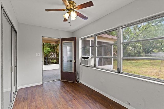 5209 9TH STREET, Zephyrhills, FL 33542