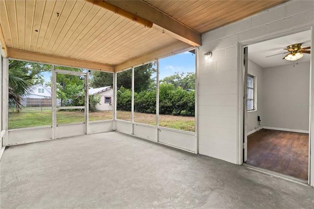 5209 9TH STREET, Zephyrhills, FL 33542
