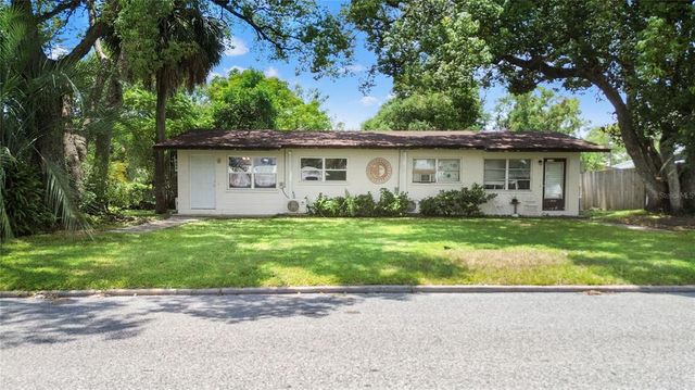 5209 9TH STREET, Zephyrhills, FL 33542