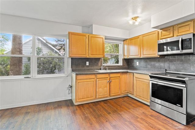 5209 9TH STREET, Zephyrhills, FL 33542