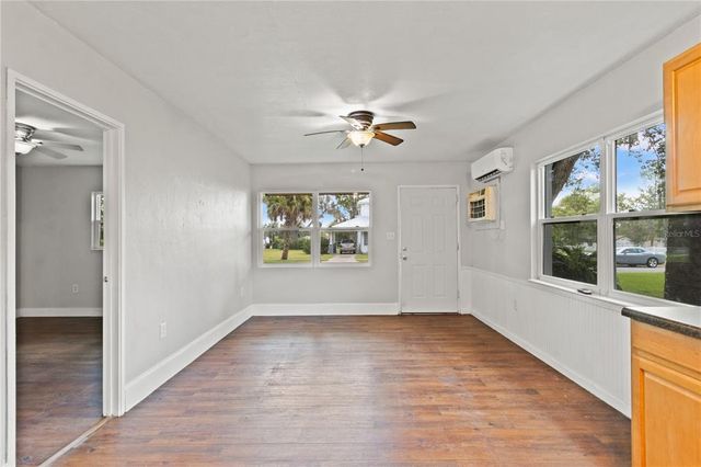 5209 9TH STREET, Zephyrhills, FL 33542