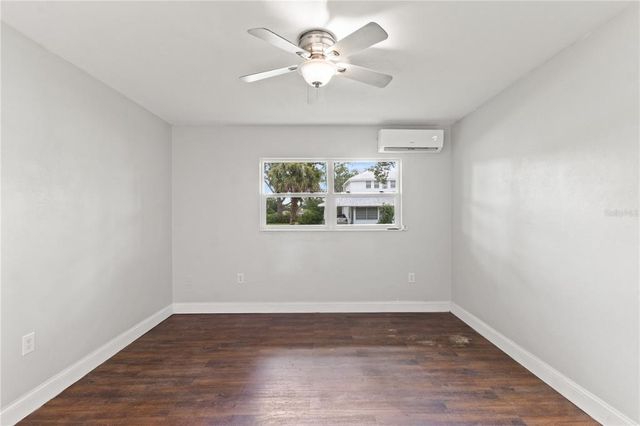 5209 9TH STREET, Zephyrhills, FL 33542
