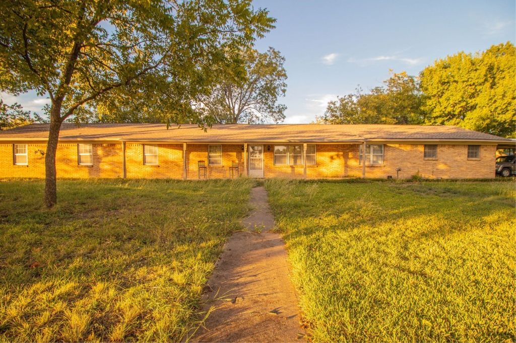 317 Shady Brook Lane, Cedar Hill, TX 75104 — exterior