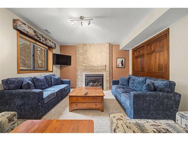 725 Country Dr, Monument, CO 80132