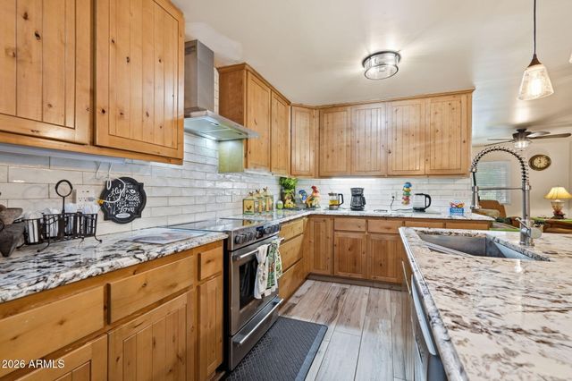 654 S COPPER Drive, Apache Junction, AZ 85120