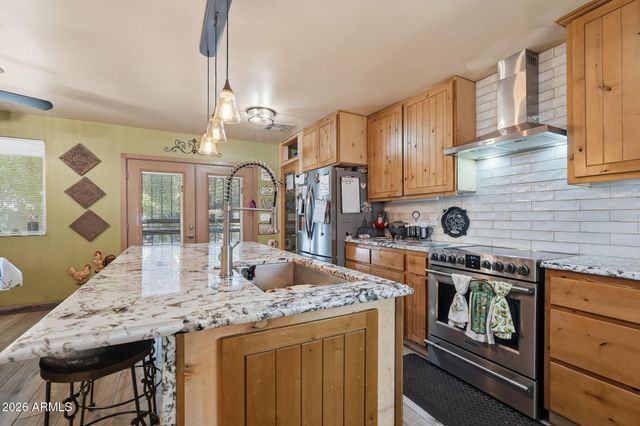654 S COPPER Drive, Apache Junction, AZ 85120