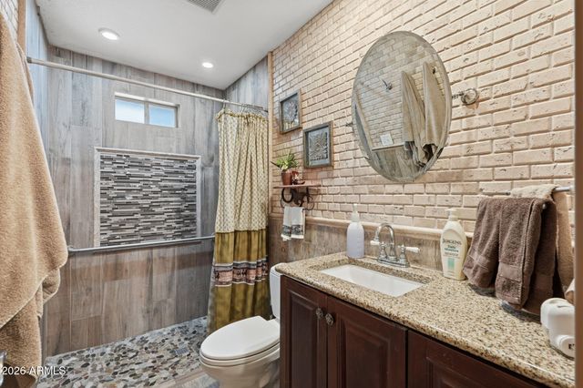 654 S COPPER Drive, Apache Junction, AZ 85120