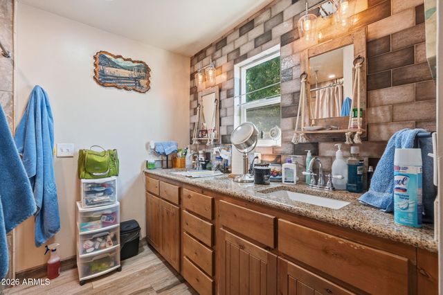654 S COPPER Drive, Apache Junction, AZ 85120