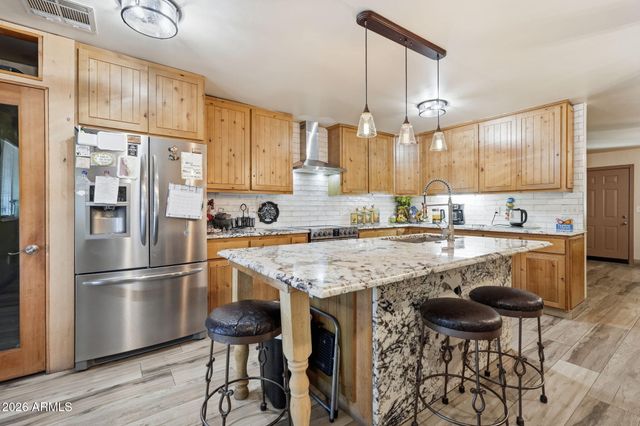 654 S COPPER Drive, Apache Junction, AZ 85120