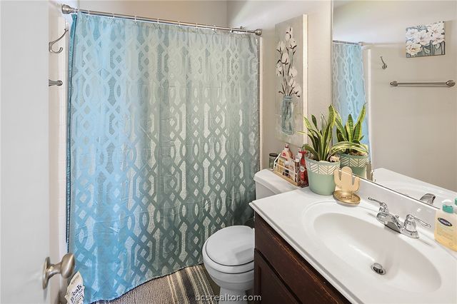 4133 McFarland Drive, College Station, TX 77845