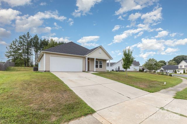 646 Scarlet Leaf Lane, Oakboro, NC 28129