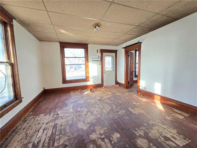 329 W 1st Street, Cherryvale, KS 67335