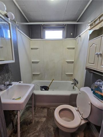 329 W 1st Street, Cherryvale, KS 67335