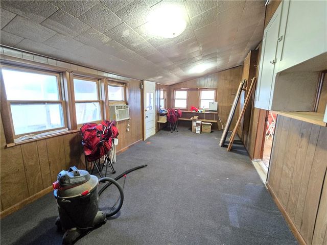 329 W 1st Street, Cherryvale, KS 67335