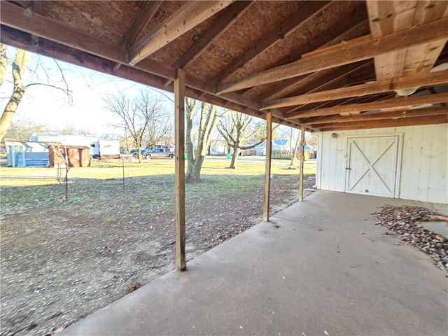 329 W 1st Street, Cherryvale, KS 67335