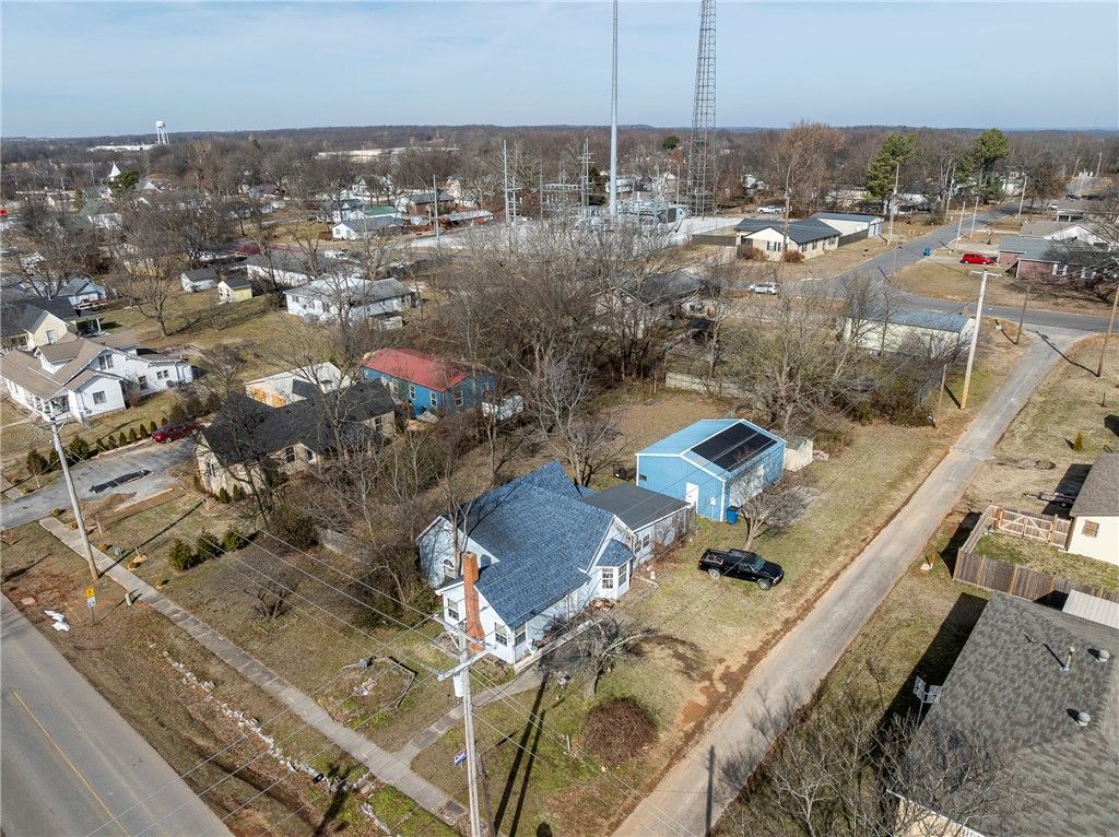 408 NE Main Street, Gravette, AR 72736