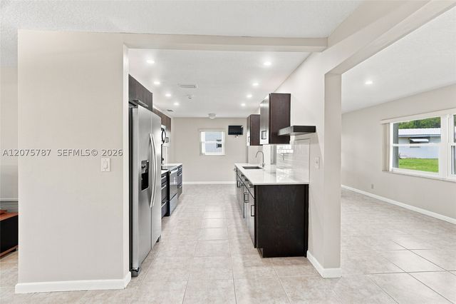 1431 NW 85th Way, Plantation, FL 33322
