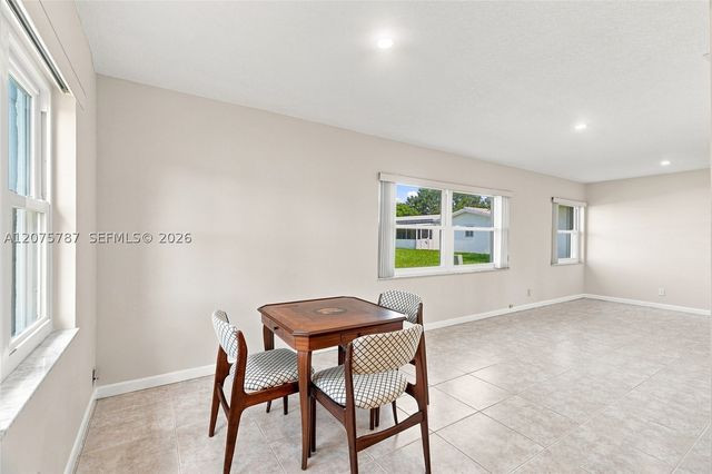 1431 NW 85th Way, Plantation, FL 33322