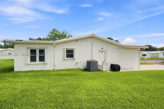 1431 NW 85th Way, Plantation, FL 33322