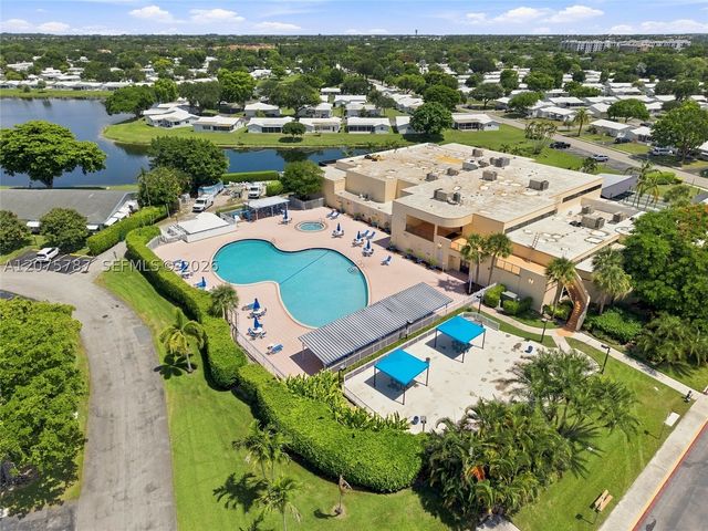 1431 NW 85th Way, Plantation, FL 33322