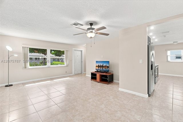 1431 NW 85th Way, Plantation, FL 33322