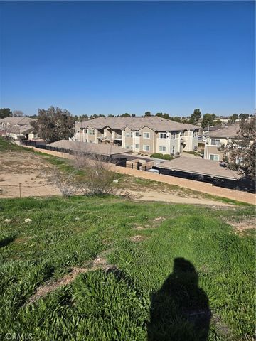 14146 Rodeo Drive, Victorville, CA 92395