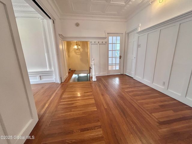 290 2nd Avenue Apt 2, Troy, NY 12182