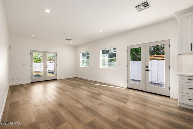 938 E CORONADO Road, Phoenix, AZ 85006