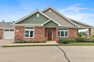 411 Stearn Drive 411, Genoa, IL 60135