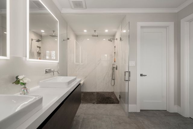 148 Kent St 148, Brookline, MA 02445