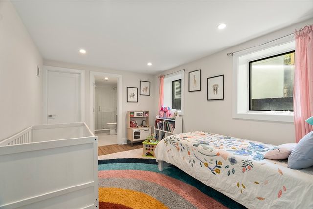 148 Kent St 148, Brookline, MA 02445